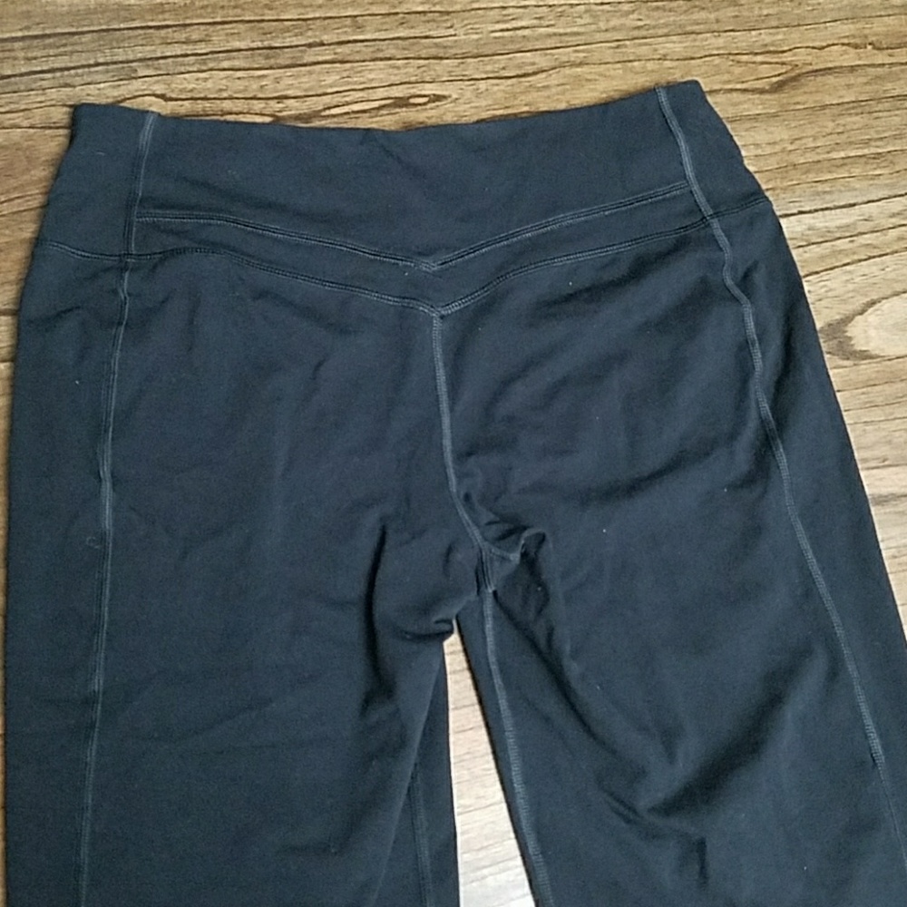 Nike Women's Cotton Blend Black Capri Legins - Picture 2 of 3